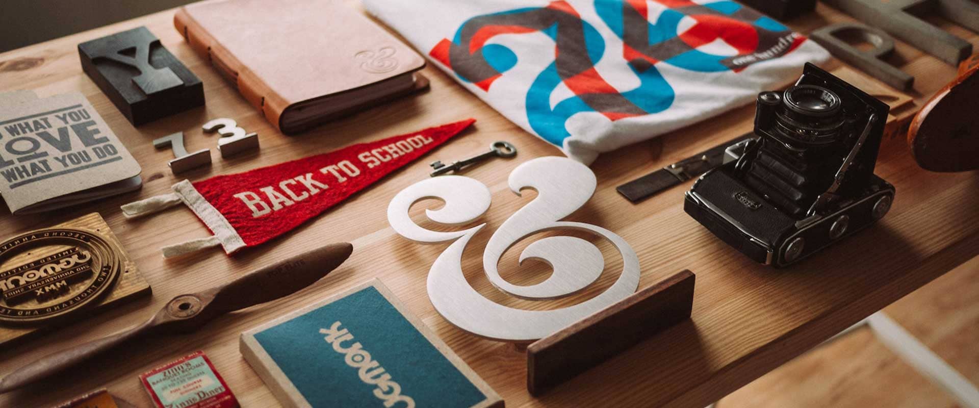 custom-logo Logo Design